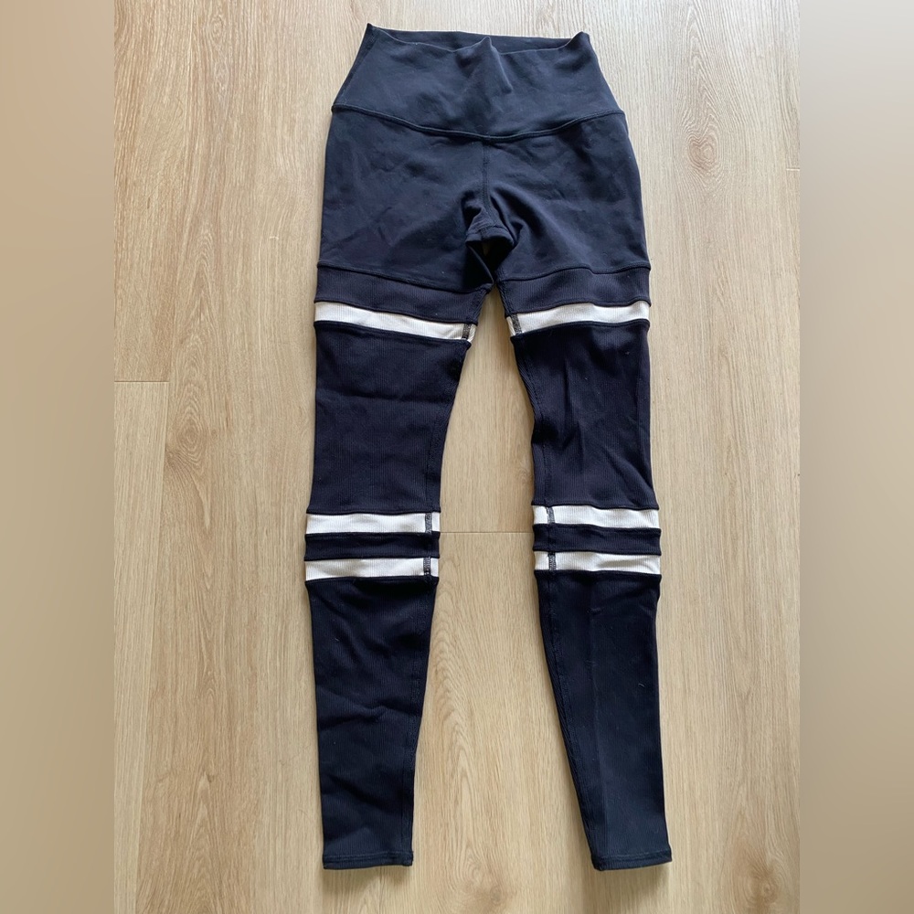 Alo Black and white leggings